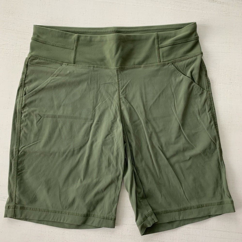 Lucy Bermuda Shorts green Size M